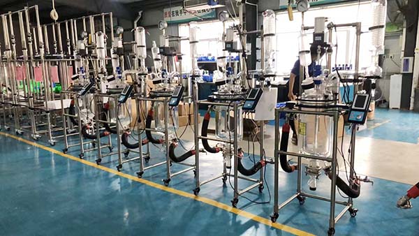 實(shí)驗(yàn)室臺式玻璃反應(yīng)釜